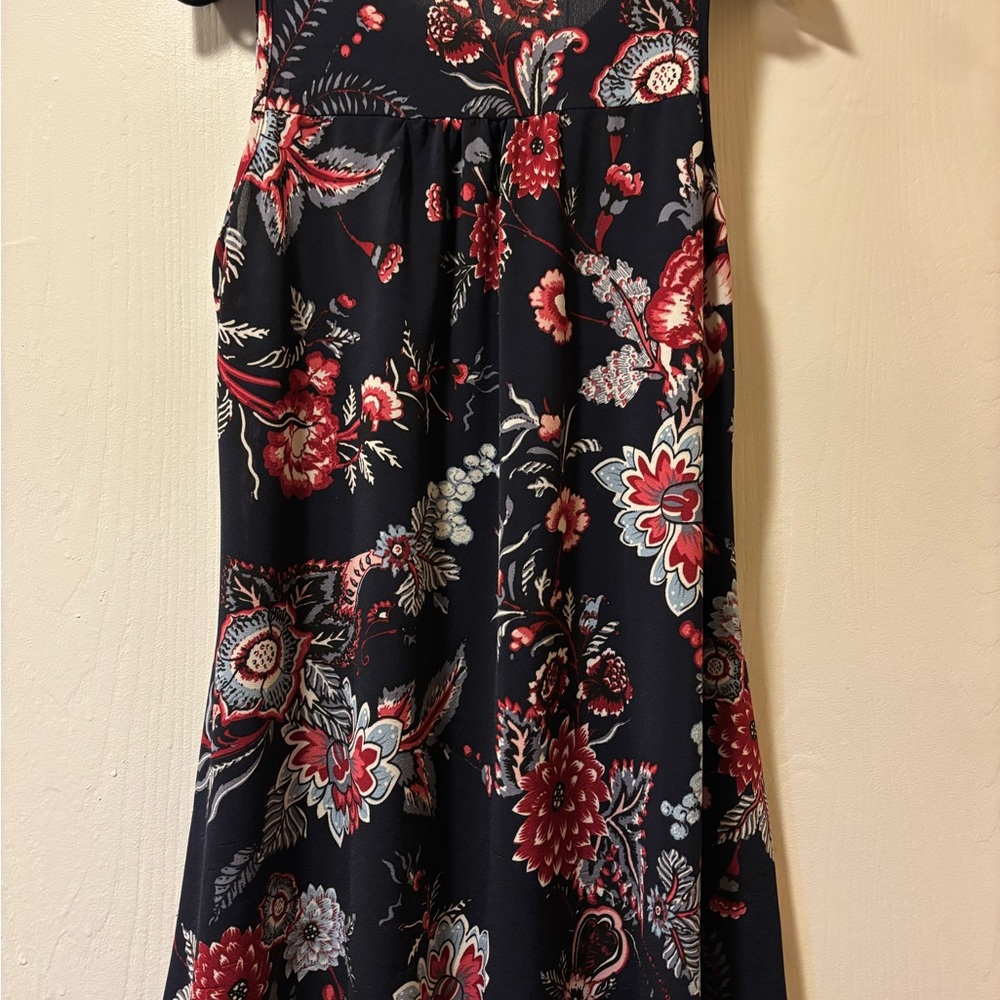 Sleeveless Floral Tunic Top - Navy with Red & Cream Floral - Picture 3 of 4
